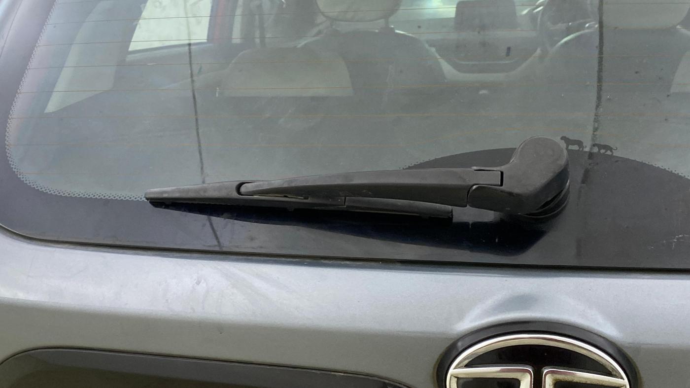 2022 Tata NEXON XZ PLUS SUNROOF PETROL DUAL TONE, Petrol, Manual, 70,753 km, Rear Wiper