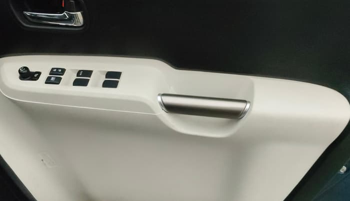 2019 Maruti IGNIS ZETA 1.2, Petrol, Manual, 15,893 km, Driver Side Door Panels Control