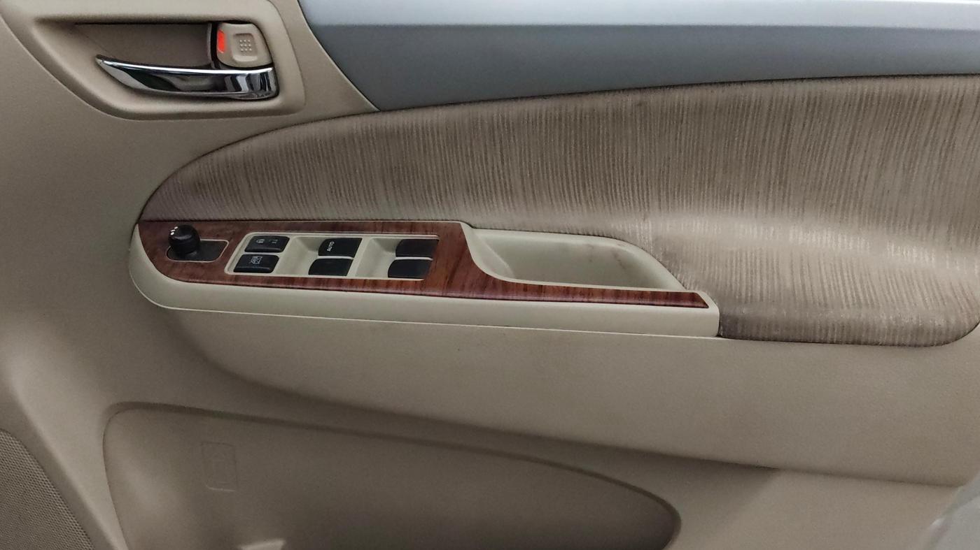 2013 Maruti Ertiga ZXI, Petrol, Manual, 59,431 km, Driver Side Door Panels Control