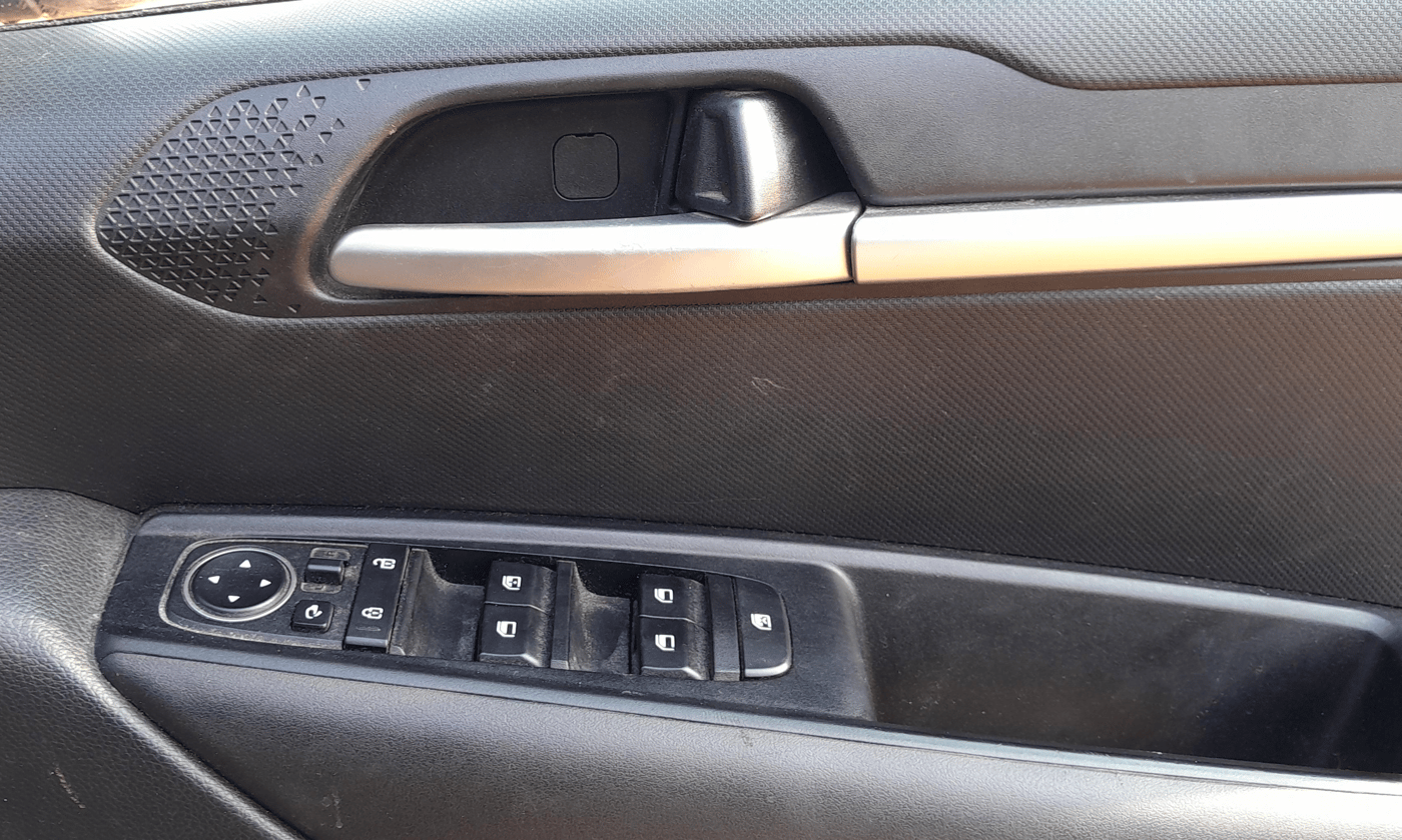 2023 KIA SONET HTK PLUS 1.0 IMT, Petrol, Manual, 64,195 km, Driver Side Door Panels Control