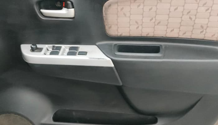 2015 Maruti Wagon R 1.0 VXI AMT, Petrol, Automatic, 95,278 km, Driver Side Door Panels Control