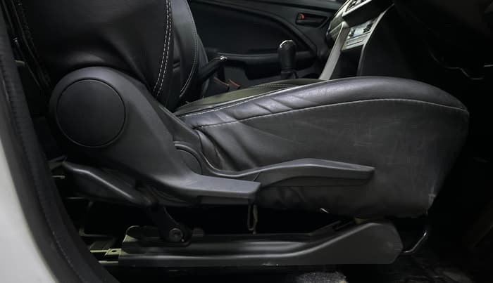 2023 Maruti BREZZA VXI, Petrol, Manual, 28,303 km, Driver Side Adjustment Panel