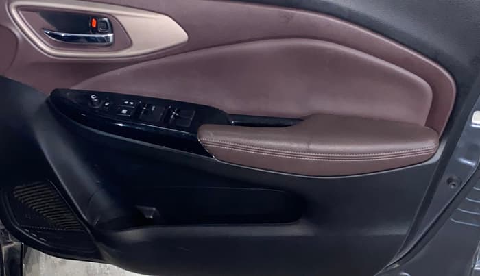 2024 Toyota Urban Cruiser Taisor G 1.0 Petrol AT, Petrol, Automatic, 6,705 km, Driver Side Door Panels Control