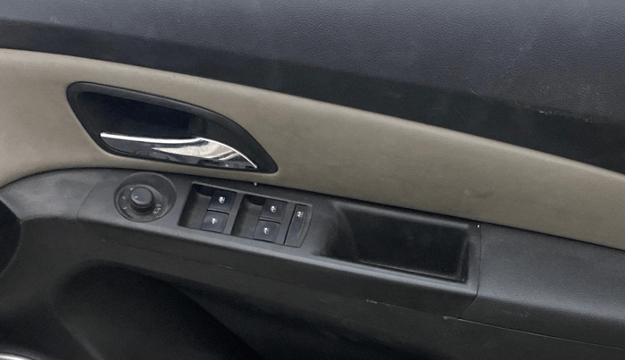 2015 Chevrolet Cruze LTZ, Diesel, Manual, 75,611 km, Driver Side Door Panels Control