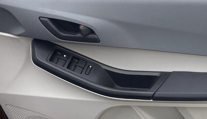 2025 Tata Tiago XT PETROL, Petrol, Manual, 11,150 km, Driver Side Door Panels Control