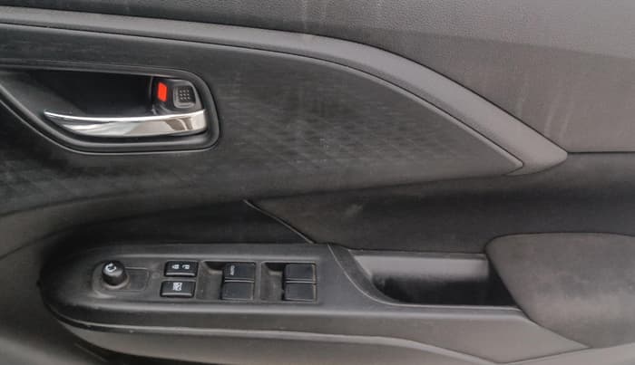 2024 Maruti Swift VXi AMT, Petrol, Automatic, 68,450 km, Driver Side Door Panels Control