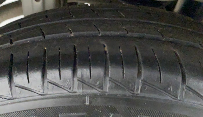 2021 Maruti Alto VXI, Petrol, Manual, 32,038 km, Right Rear Tyre Tread