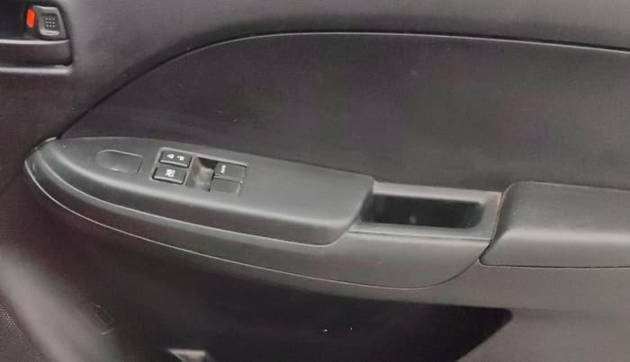 2017 Maruti Baleno SIGMA PETROL 1.2, Petrol, Manual, 75,143 km, Driver Side Door Panels Control
