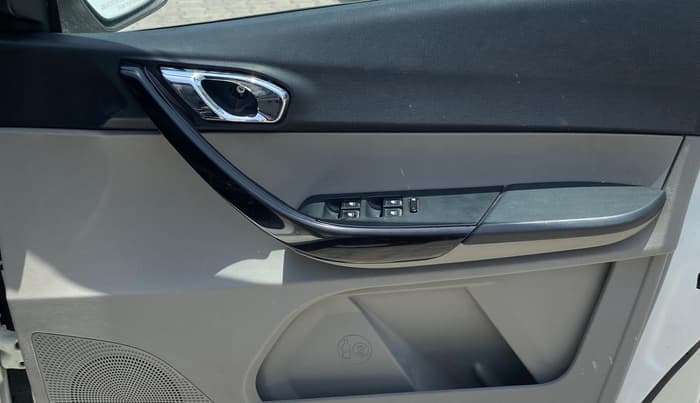 2017 Tata Tiago XZA PETROL, Petrol, Automatic, 55,923 km, Driver Side Door Panels Control