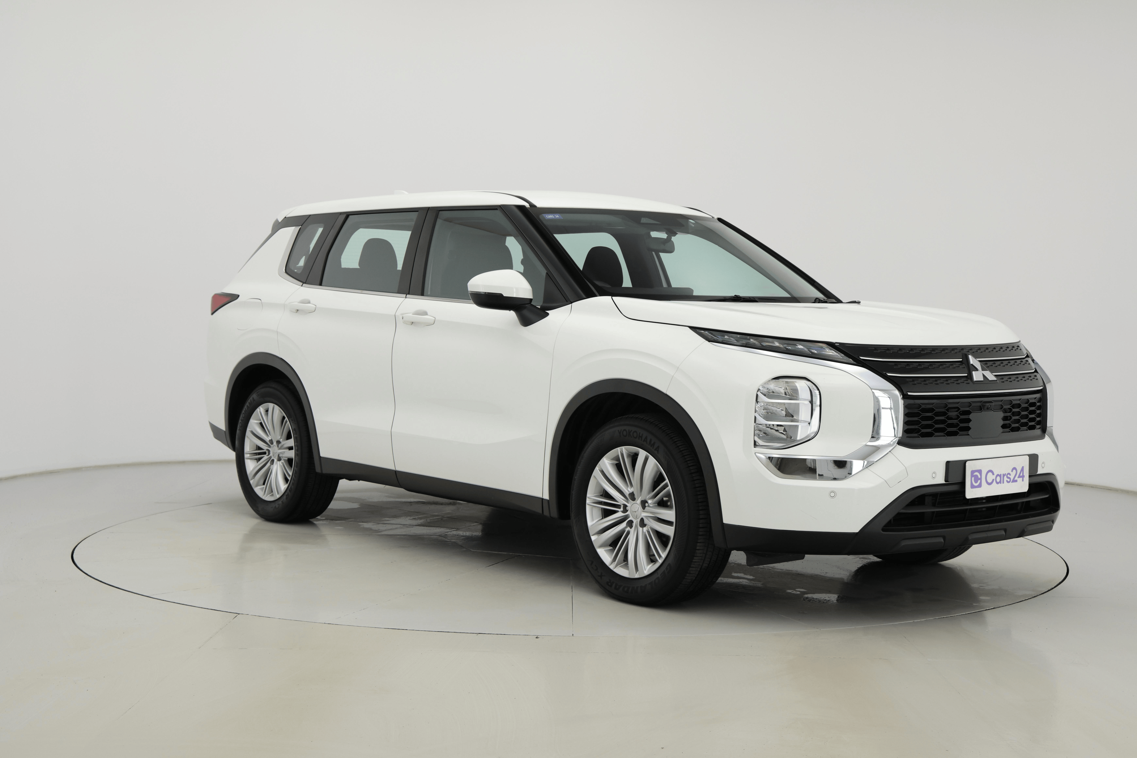 Mitsubishi Outlander image
