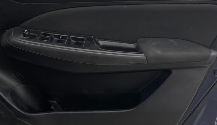 2019 Maruti Swift VXI AMT, Petrol, Automatic, 73,277 km, Driver Side Door Panels Control