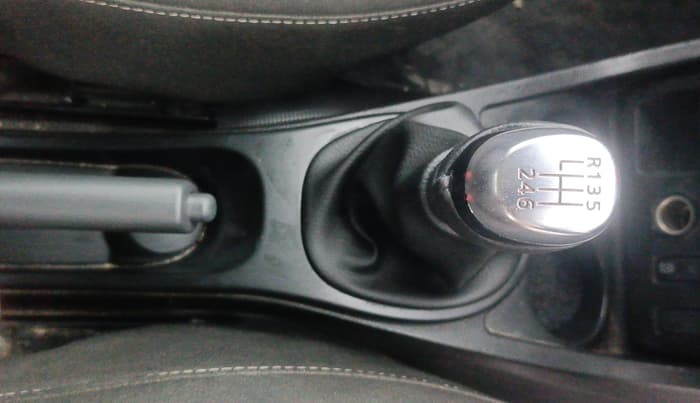 2020 Renault Duster RXE 1.3 TURBO PETROL MT, Petrol, Manual, 56,880 km, Gear Lever