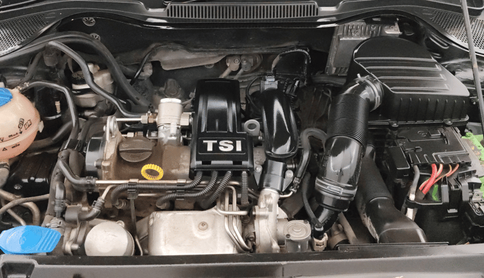2016 Volkswagen Polo GT TSI AT, Petrol, Automatic, 1,04,392 km, Engine View