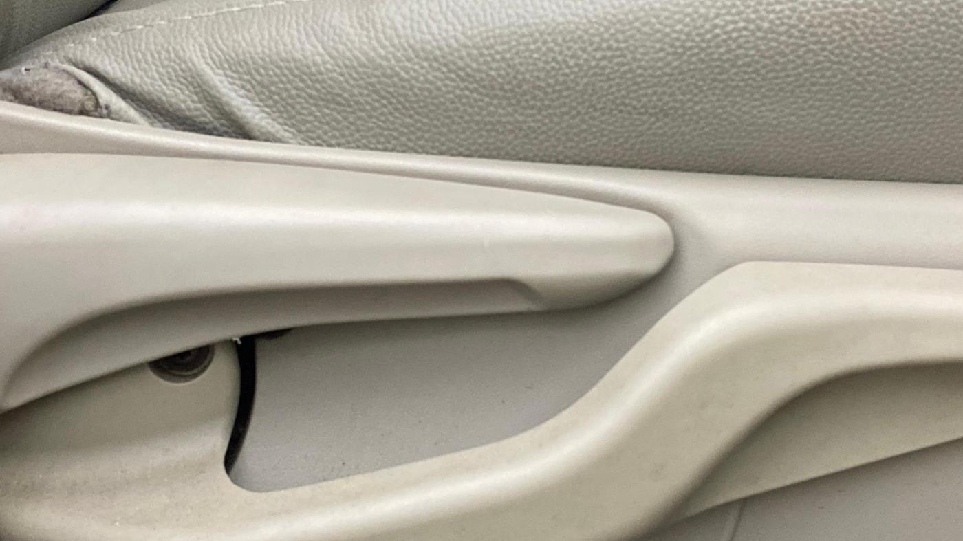 2016 Toyota Etios VX, Petrol, Manual, 26,865 km, Driver Side Adjustment Panel
