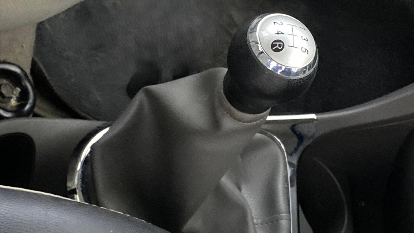 2016 Toyota Etios VX, Petrol, Manual, 26,865 km, Gear Lever