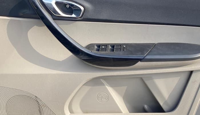 2018 Tata Tiago XZ PETROL, Petrol, Manual, 57,194 km, Driver Side Door Panels Control