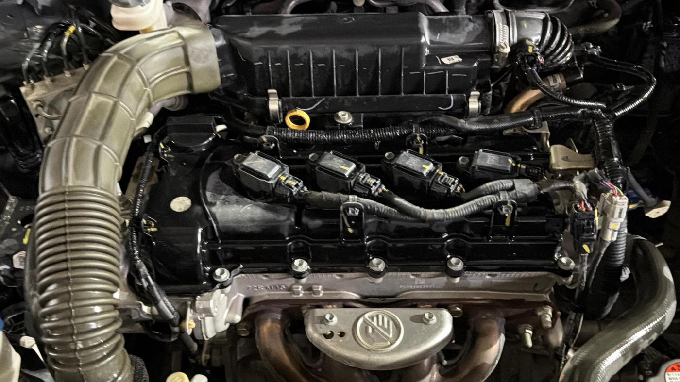 2022 Maruti Ciaz ZETA 1.5 SHVS MT PETROL, Petrol, Manual, 44,304 km, Engine View - Right