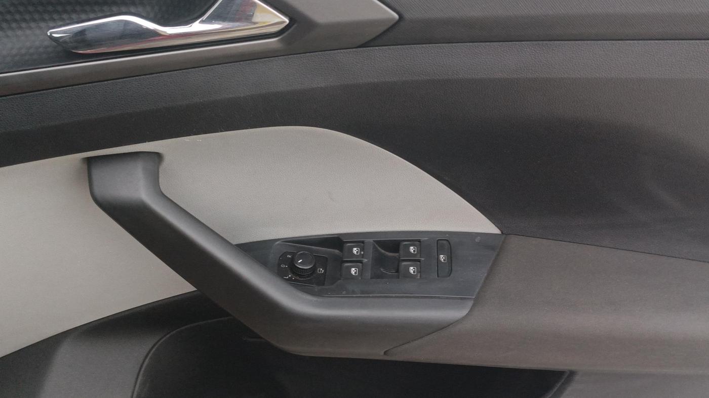 2021 Skoda KUSHAQ AMBITION 1.0L TSI AT, Petrol, Automatic, 70,775 km, Driver Side Door Panels Control