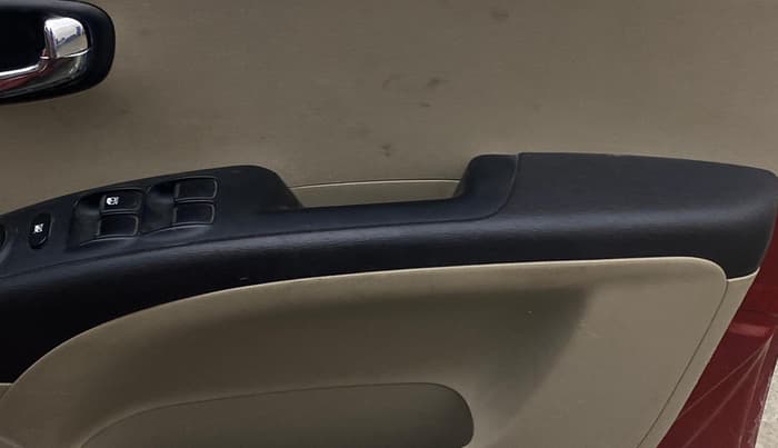 2013 Hyundai i10 MAGNA 1.2, Petrol, Manual, 1,03,426 km, Driver Side Door Panels Control