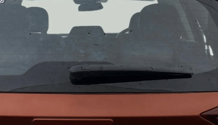 2024 Mahindra XUV700 AX 7 LUXURY P AT 7 STR, Petrol, Automatic, 28,763 km, Rear Wiper