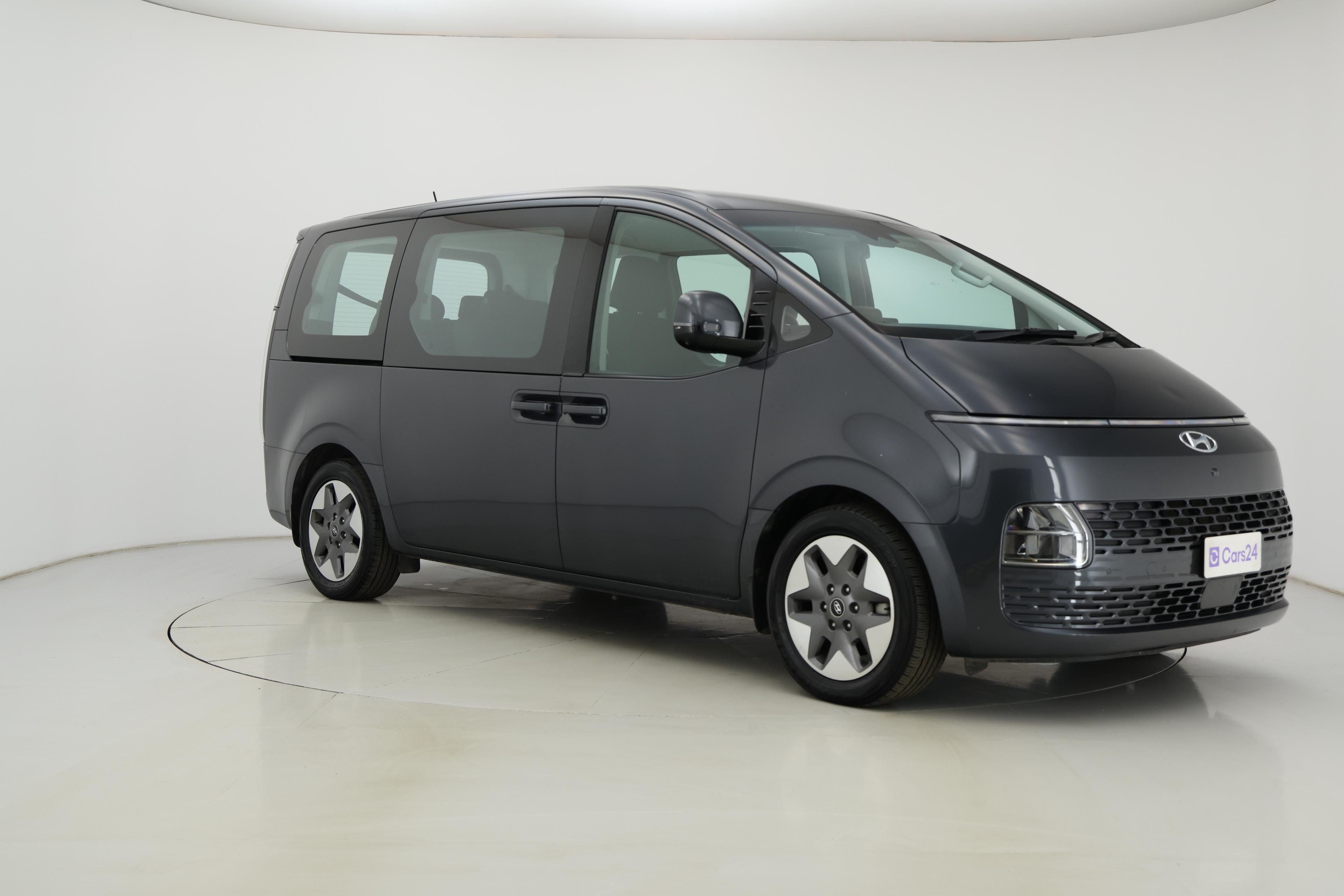 Hyundai Staria image