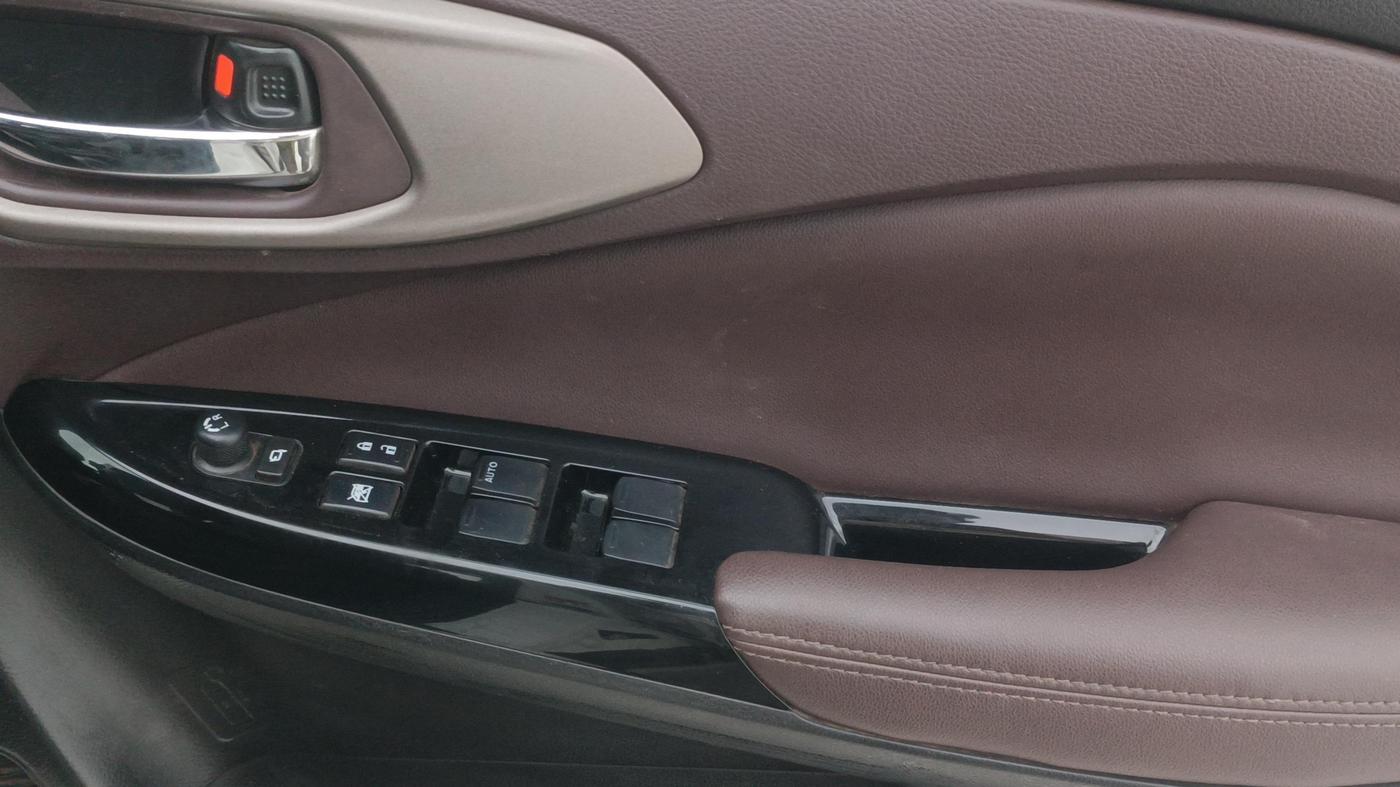 2023 Maruti FRONX ZETA 1.0 TURBO MT, Petrol, Manual, 41,988 km, Driver Side Door Panels Control