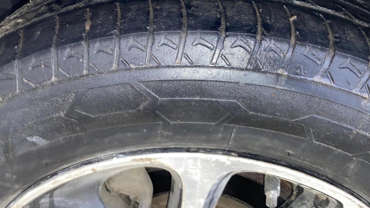 2017 Hyundai Grand i10 SPORTZ AT 1.2 KAPPA VTVT, Petrol, Automatic, 64,864 km, Left Front Tyre Tread