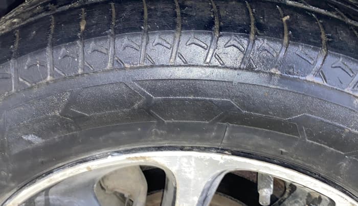 2017 Hyundai Grand i10 SPORTZ AT 1.2 KAPPA VTVT, Petrol, Automatic, 64,884 km, Left Front Tyre Tread