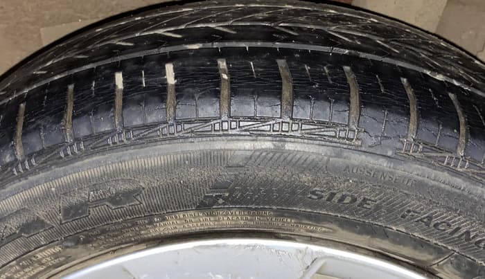 2015 Hyundai Xcent S 1.2, Petrol, Manual, 42,964 km, Left Rear Tyre Tread