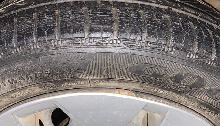 2015 Hyundai Xcent S 1.2, Petrol, Manual, 42,964 km, Right Front Tyre Tread