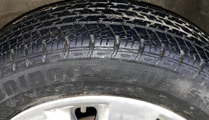 2015 Maruti Alto K10 VXI, Petrol, Manual, 2,937 km, Left Front Tyre Tread