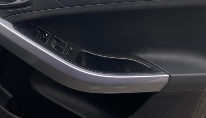 2022 Tata NEXON XM SUNROOF PETROL, Petrol, Manual, 52,446 km, Driver Side Door Panels Control