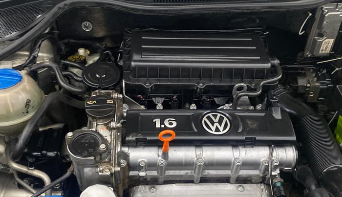 2013 Volkswagen Vento HIGHLINE 1.6 MPI, Petrol, Manual, 70,981 km, Engine View - Right