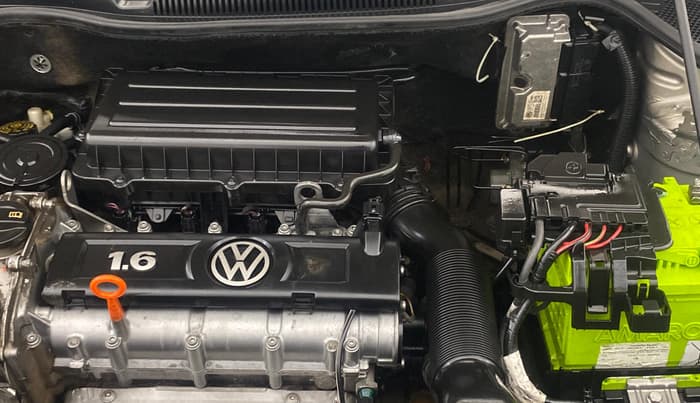 2013 Volkswagen Vento HIGHLINE 1.6 MPI, Petrol, Manual, 70,981 km, Engine View - Left