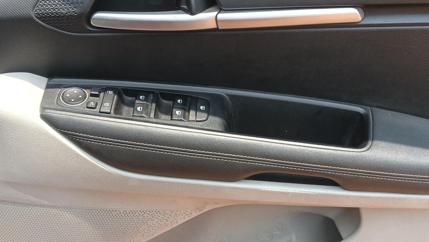 2022 KIA SONET HTX 1.5 AT, Diesel, Automatic, 41,894 km, Driver Side Door Panels Control