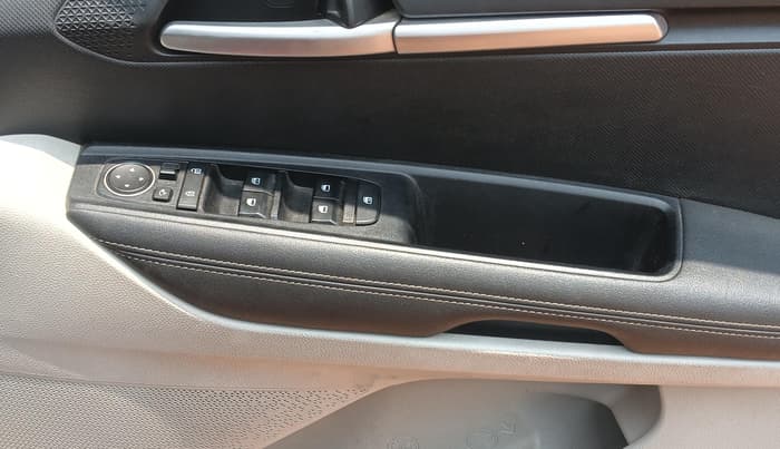 2022 KIA SONET HTX 1.5 AT, Diesel, Automatic, 41,894 km, Driver Side Door Panels Control