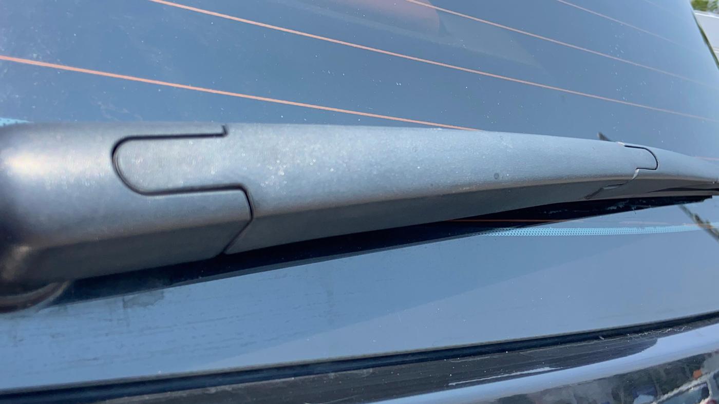 2019 Mahindra ALTURAS G4 4WD AT, Diesel, Automatic, 1,43,089 km, Rear Wiper