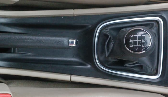 2017 Maruti Ciaz ALPHA DIESEL 1.3, Diesel, Manual, 57,151 km, Gear Lever