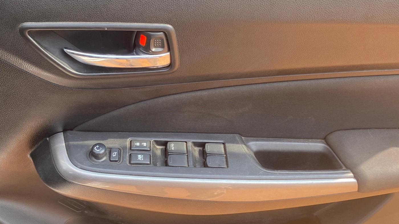 2019 Maruti Swift ZXI, Petrol, Manual, 78,723 km, Driver Side Door Panels Control