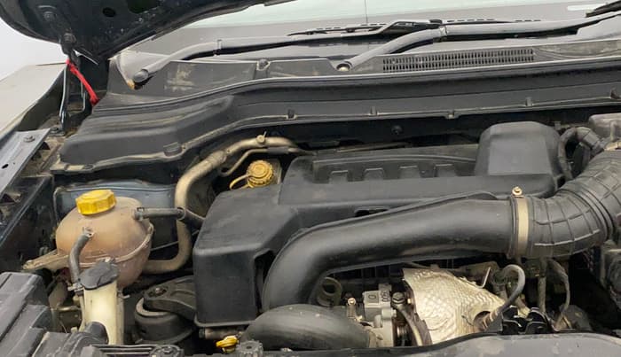 2021 Mahindra XUV300 W8 1.5 DIESEL, Diesel, Manual, 92,815 km, Engine View - Right