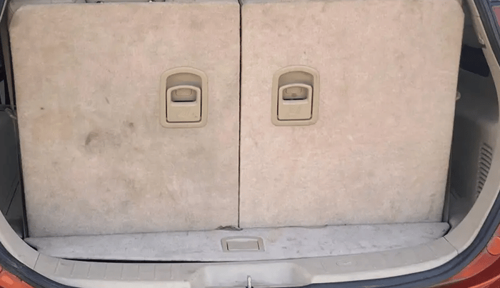 2017 Mahindra XUV500 W10 AT, Diesel, Automatic, 84,161 km, Boot Inside