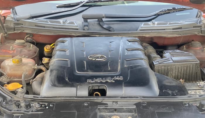 2017 Mahindra XUV500 W10 AT, Diesel, Automatic, 84,161 km, Engine View