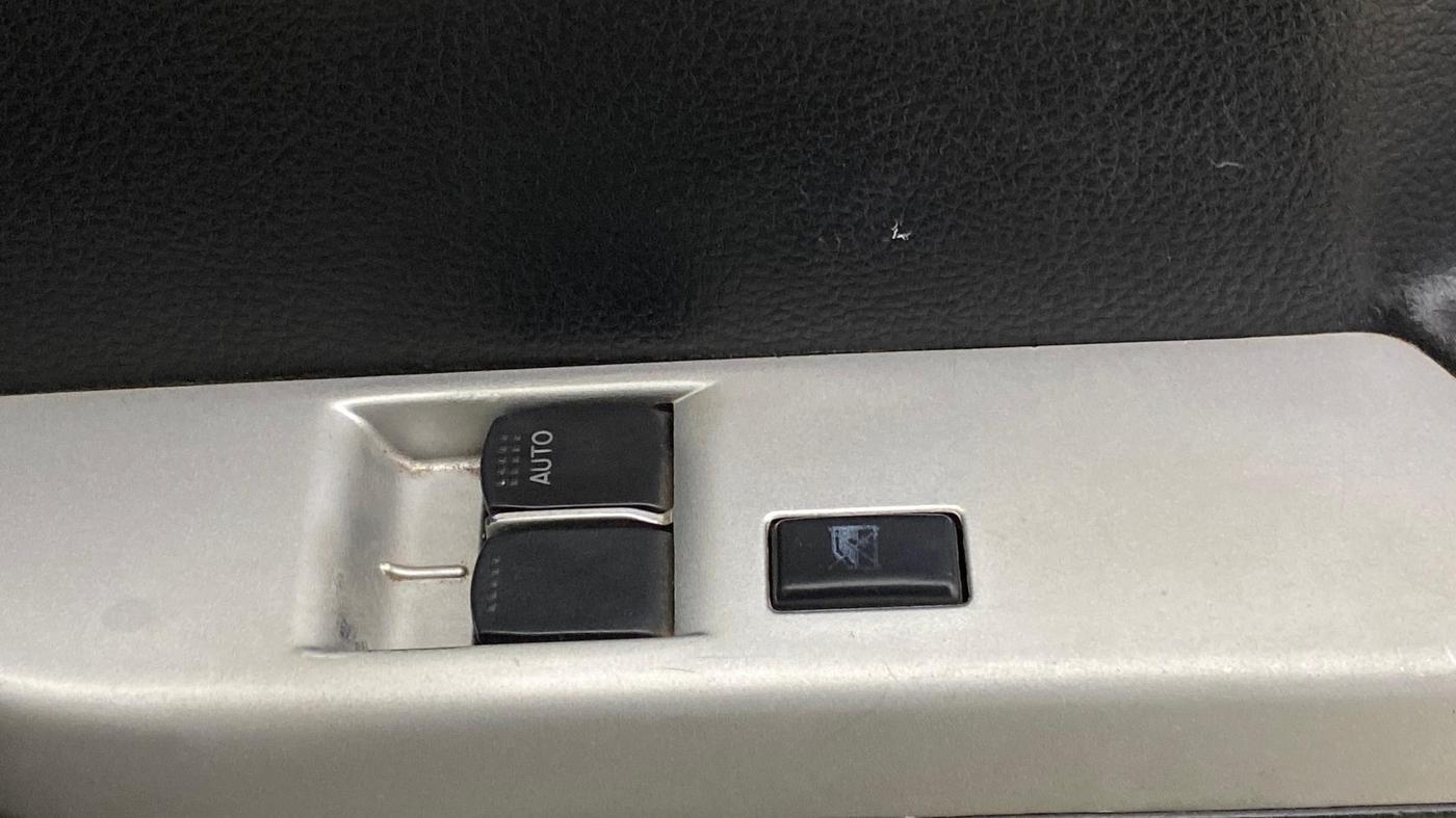2014 Maruti Wagon R 1.0 LXI CNG, CNG, Manual, 77,391 km, Driver Side Door Panels Control