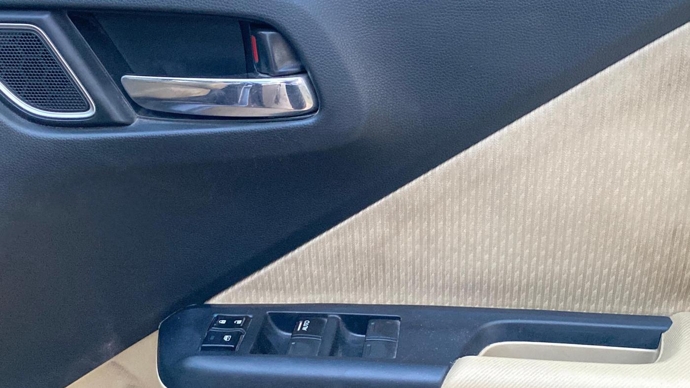 2018 Honda City 1.5L I-VTEC V MT, Petrol, Manual, 53,682 km, Driver Side Door Panels Control