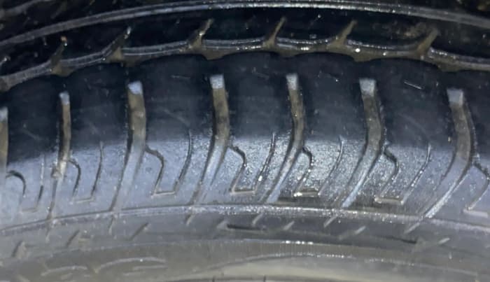 2017 Maruti Wagon R 1.0 VXI, Petrol, Manual, 30,199 km, Right Rear Tyre Tread
