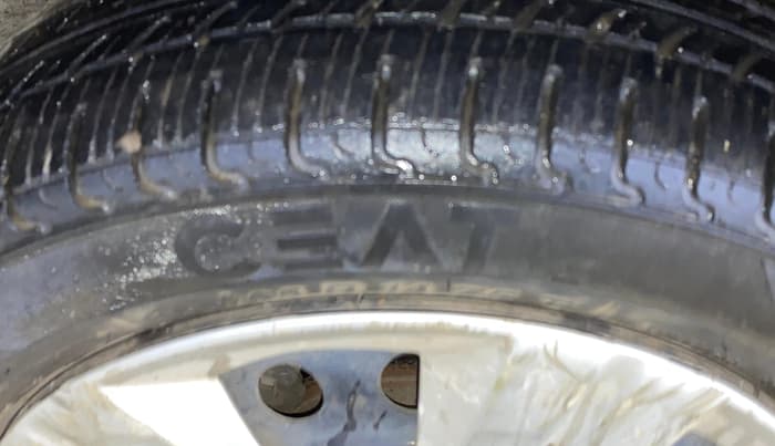 2017 Maruti Wagon R 1.0 VXI, Petrol, Manual, 30,199 km, Left Front Tyre Tread