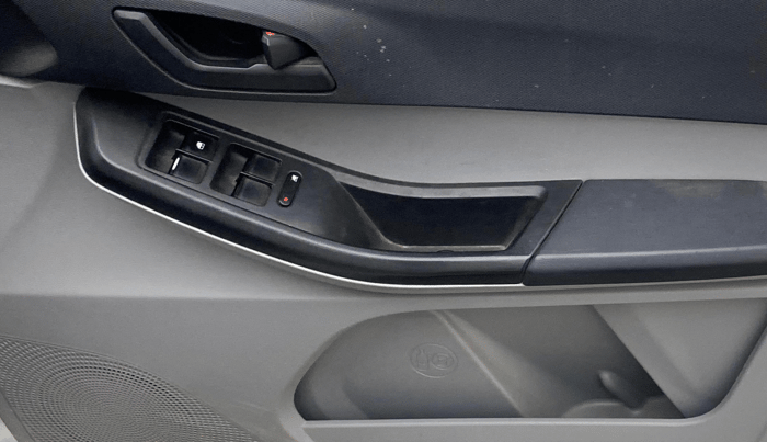 2021 Tata Tiago XT PETROL, Petrol, Manual, 1,35,556 km, Driver Side Door Panels Control