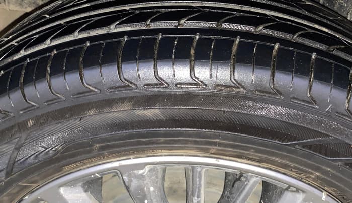 2021 Maruti Ertiga ZXI+ SHVS, Petrol, Manual, 62,252 km, Right Rear Tyre Tread