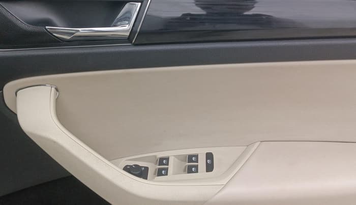 2017 Skoda Kodiaq STYLE 2.0 TDI 4X4 AT, Diesel, Automatic, 1,00,397 km, Driver Side Door Panels Control