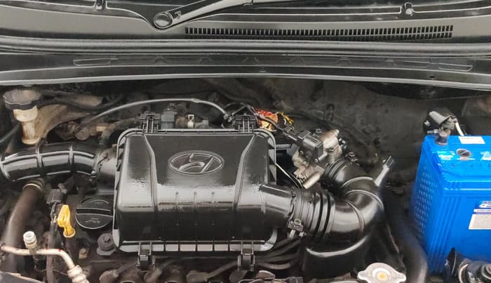2015 Hyundai i10 SPORTZ 1.1, Petrol, Manual, 1,33,726 km, Engine View